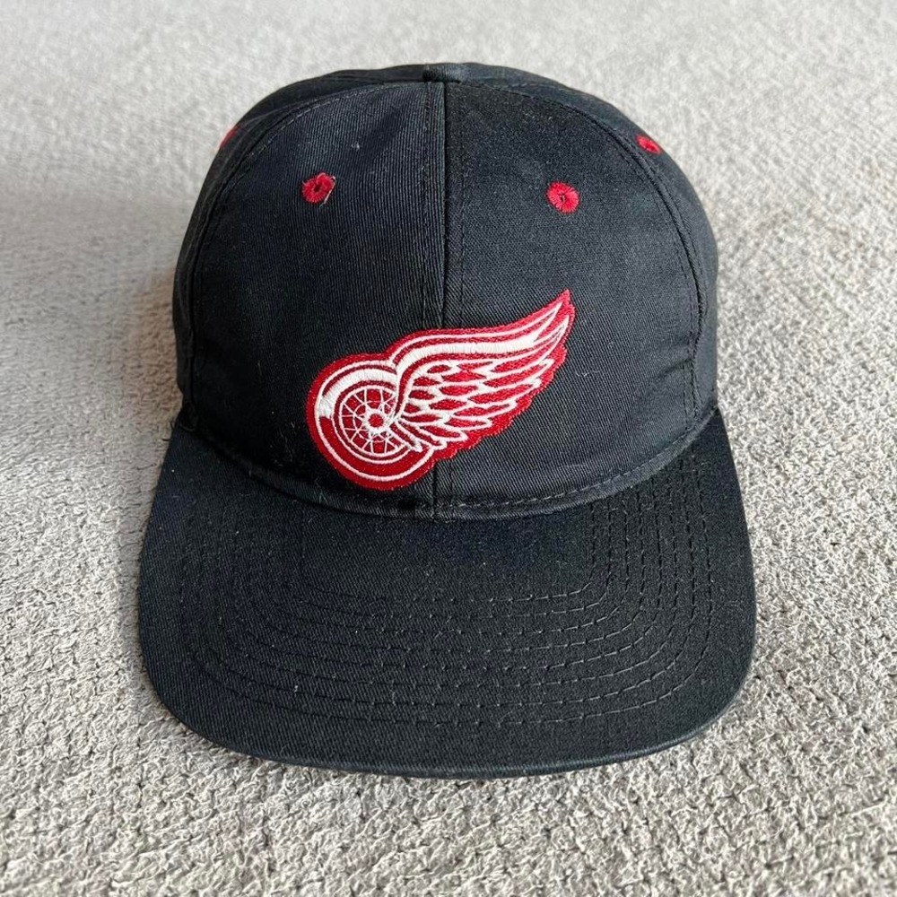 Vintage 1990s Detroit red wings snap back hat